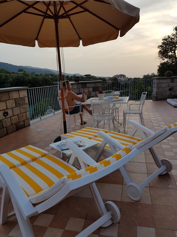 메타 Chez Chantal B&B 외부 사진